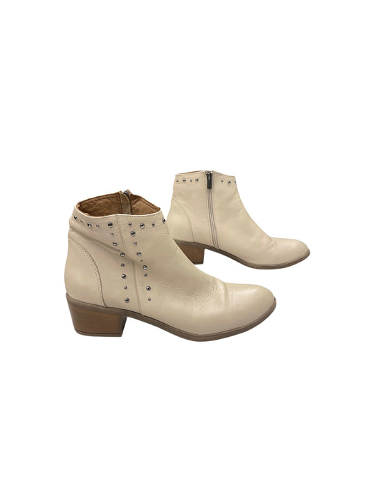 Boots Ankle Heels By Spring Step In Cream, Size: 10