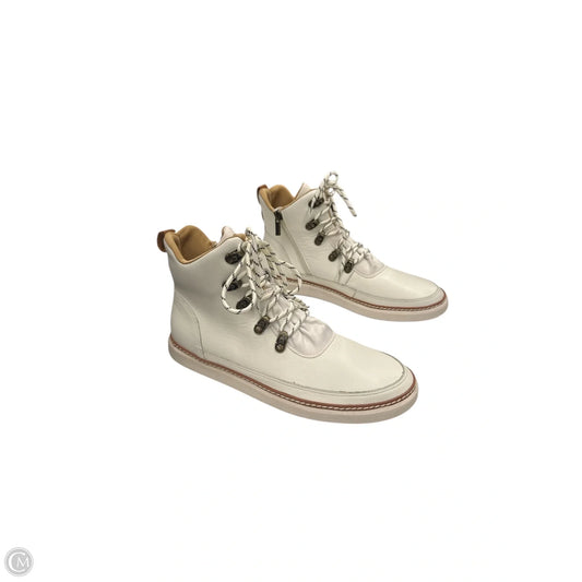 Shoes Athletic By Cmc In White, Size: 9.5