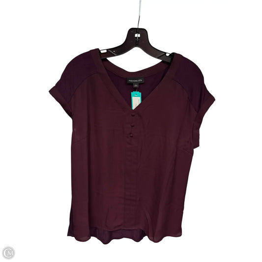 Top Sleeveless By Fortune & Ivy In Maroon, Size: L