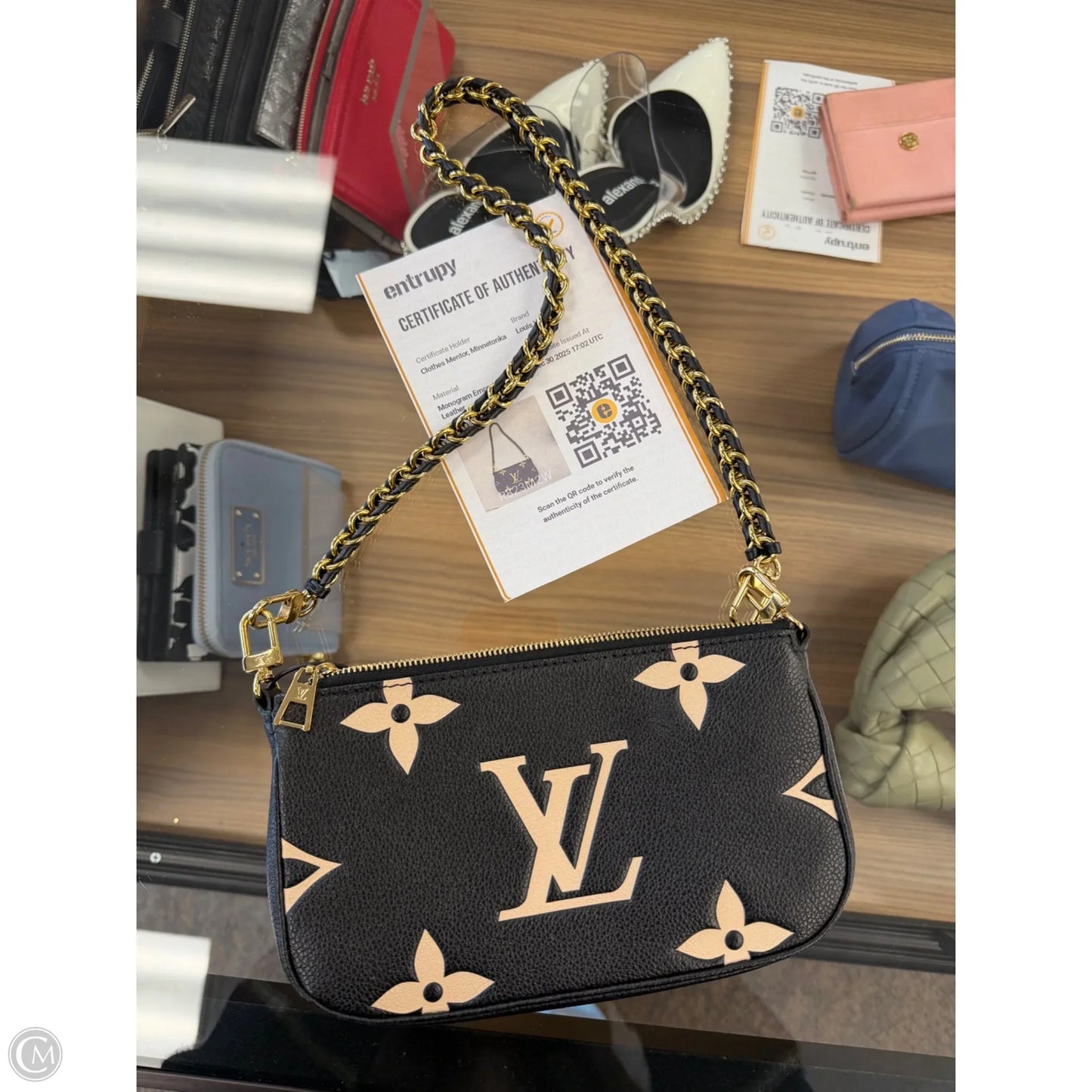 Handbag Luxury Designer By Louis Vuitton, Size: Small