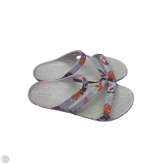 Sandals Flats By Crocs In Floral Print, Size: 11