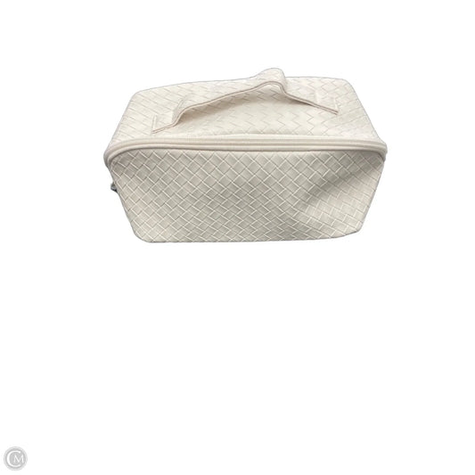 Makeup Bag By Clothes Mentor, Size: Medium