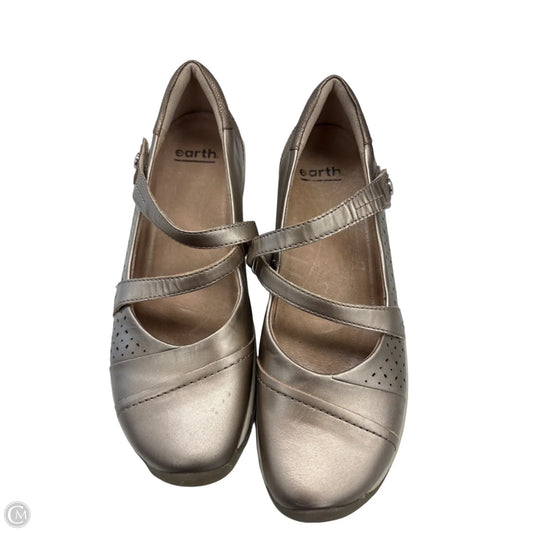 Shoes Flats By Earth In Gold, Size: 9