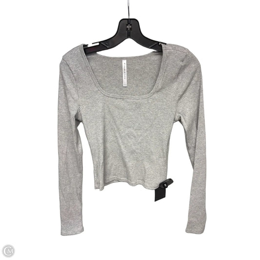 Top Long Sleeve By Fabletics In Grey, Size: L