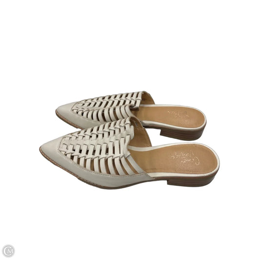 Shoes Flats By Crown Vintage In Tan, Size: 6