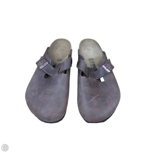 Shoes Flats By Birkenstock In Brown, Size: 10