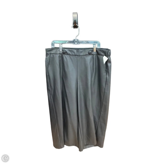 Pants Cropped By Lane Bryant In Black, Size: 16