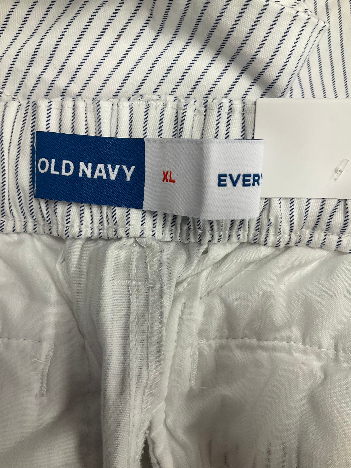 Striped Pattern Shorts Old Navy, Size Xl