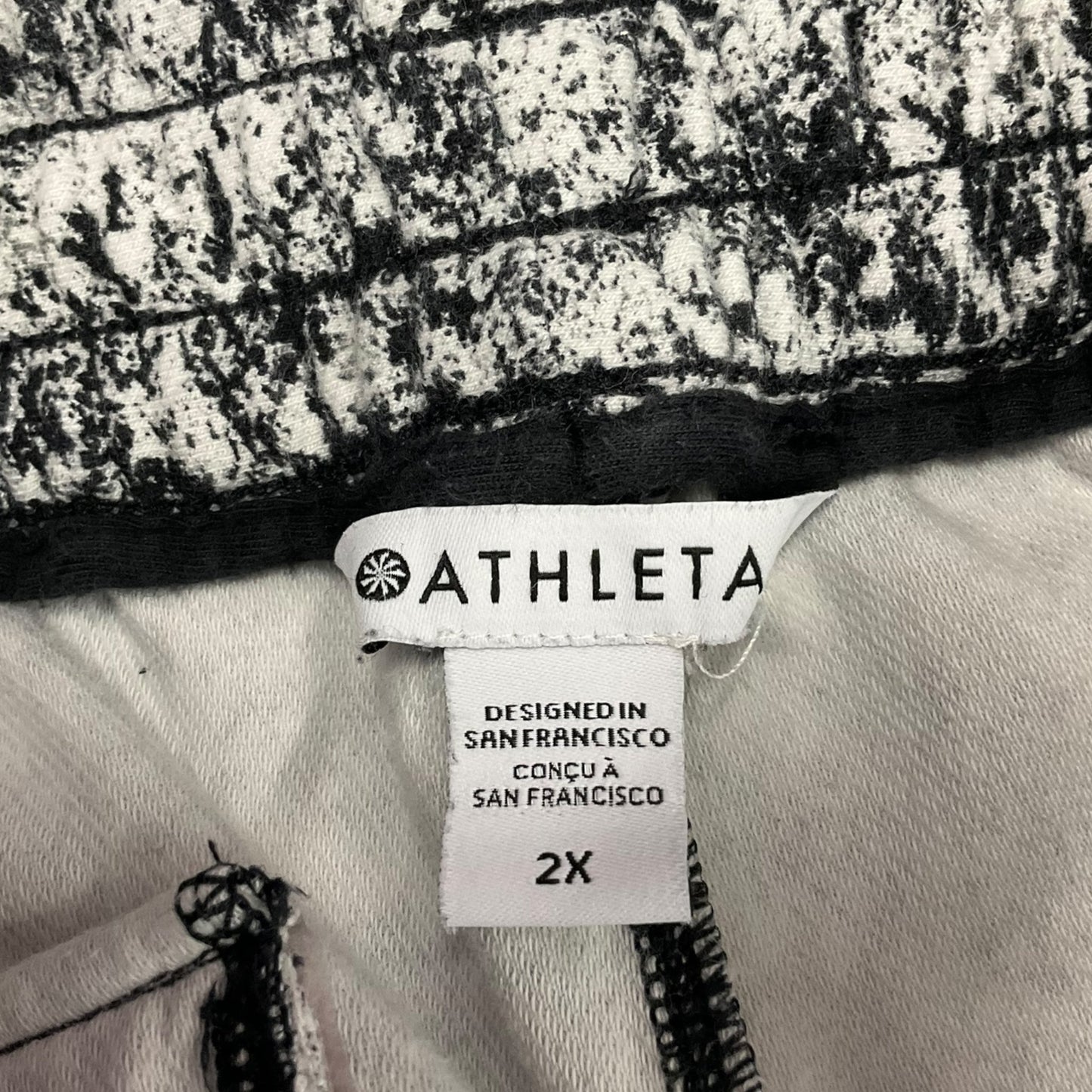 Athletic Shorts By Athleta In Black & White, Size: 2x