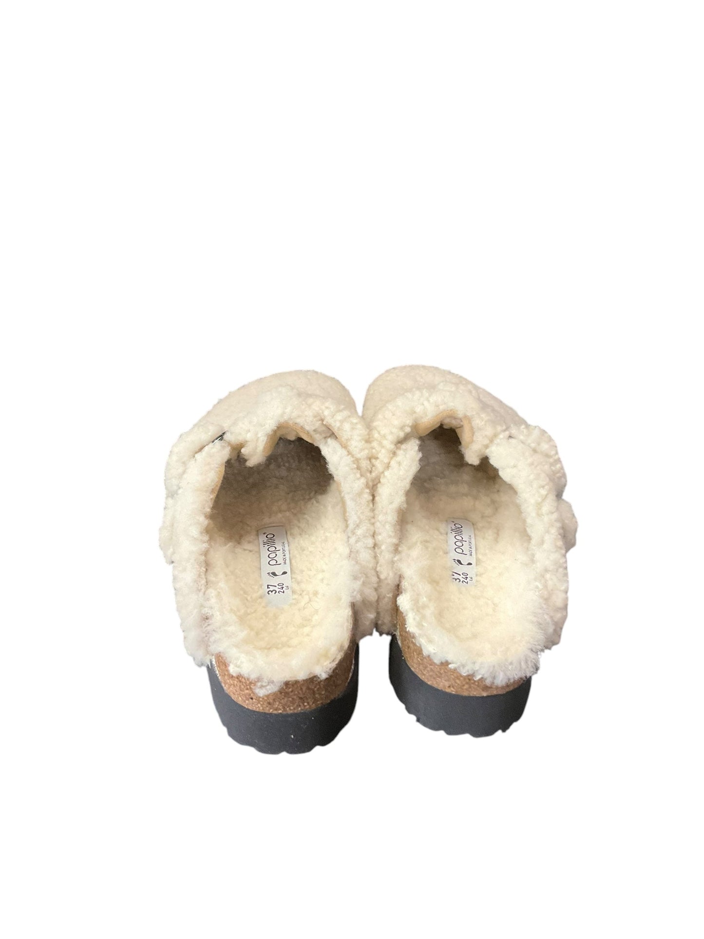 Shoes Flats By Birkenstock In Cream, Size: 6.5