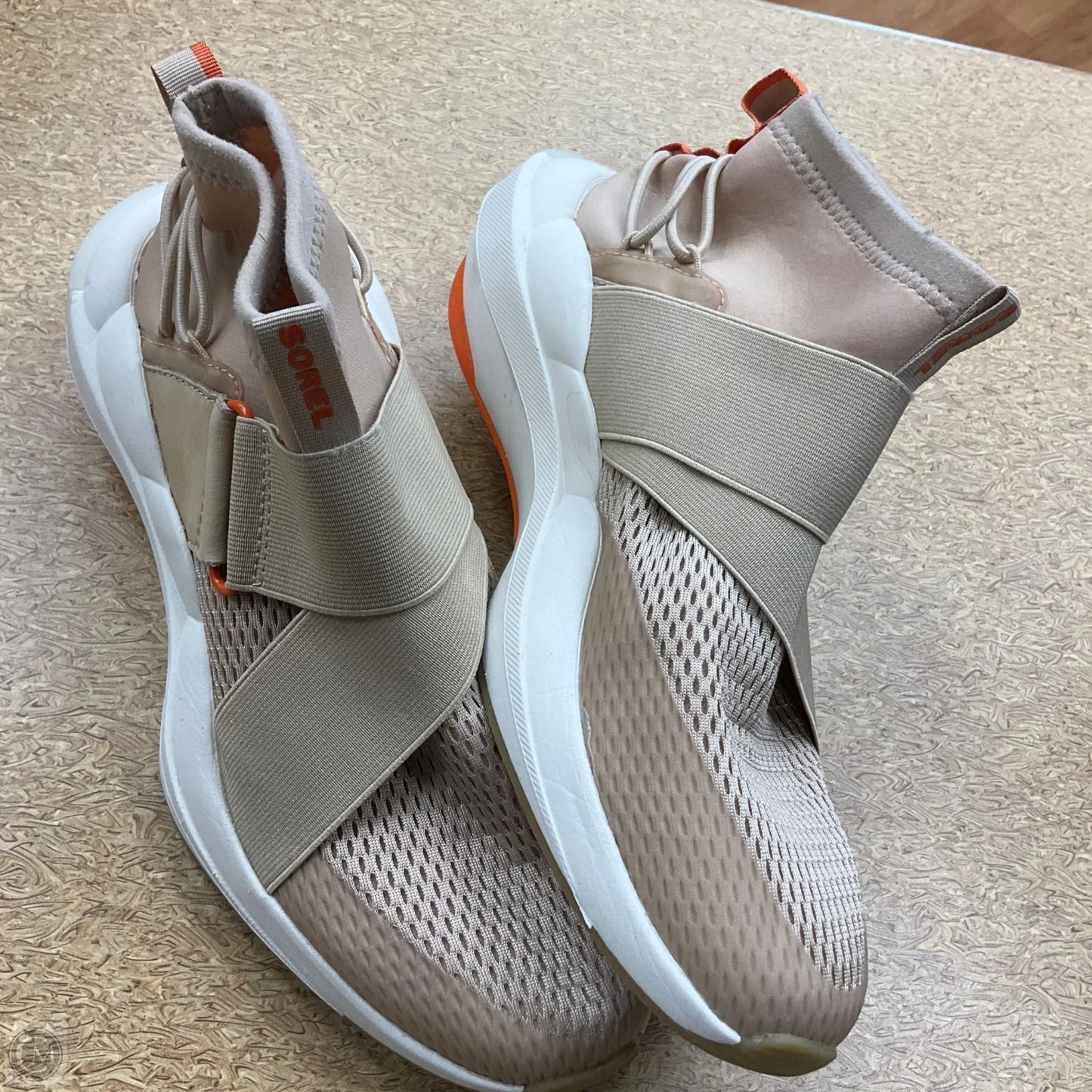 Shoes Athletic By Sorel In Tan & White, Size: 9.5