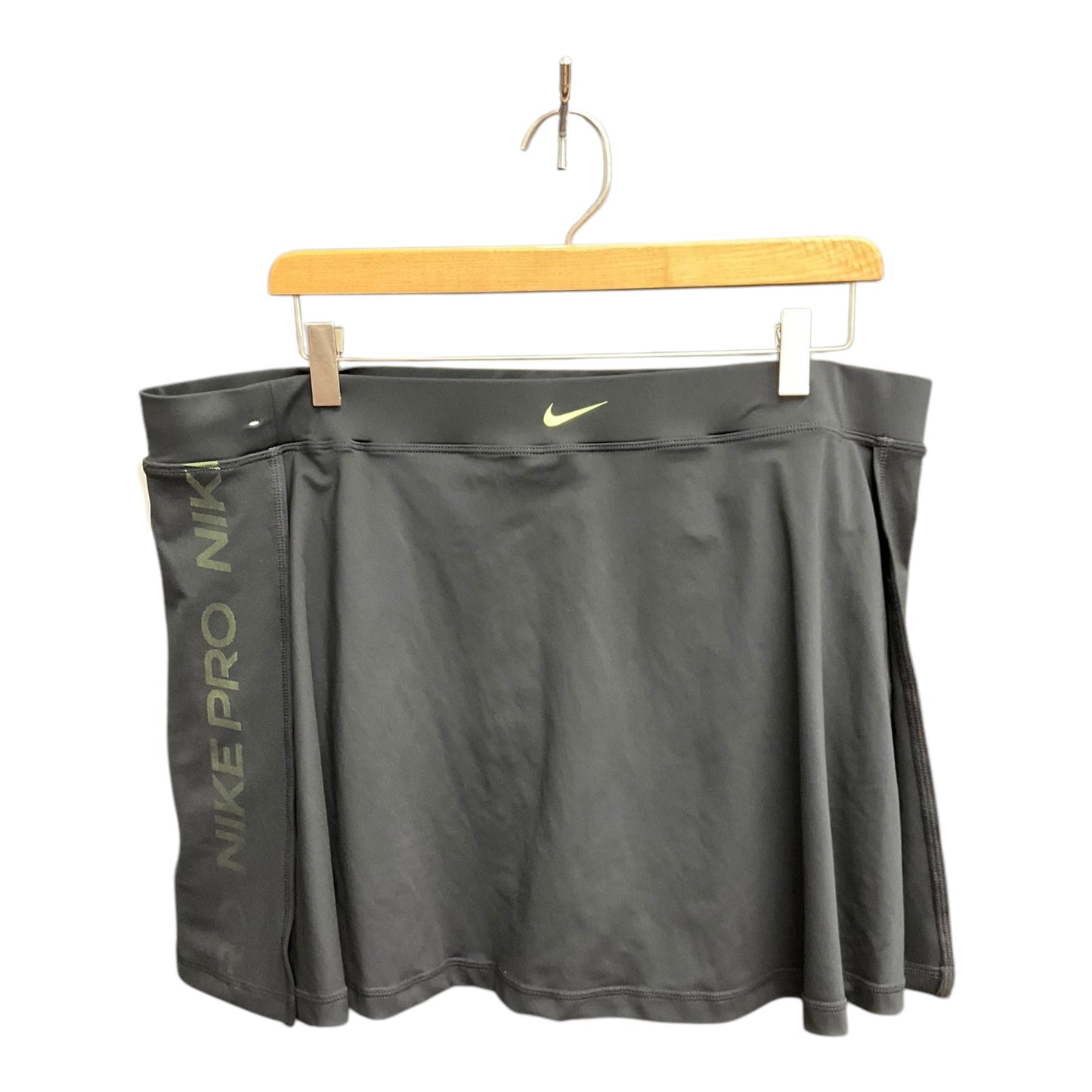 Athletic Skort By Nike Apparel In Black, Size: Xxl