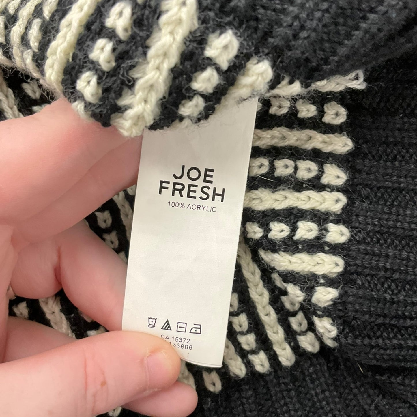 Sweater By Joe Fresh  Size: M