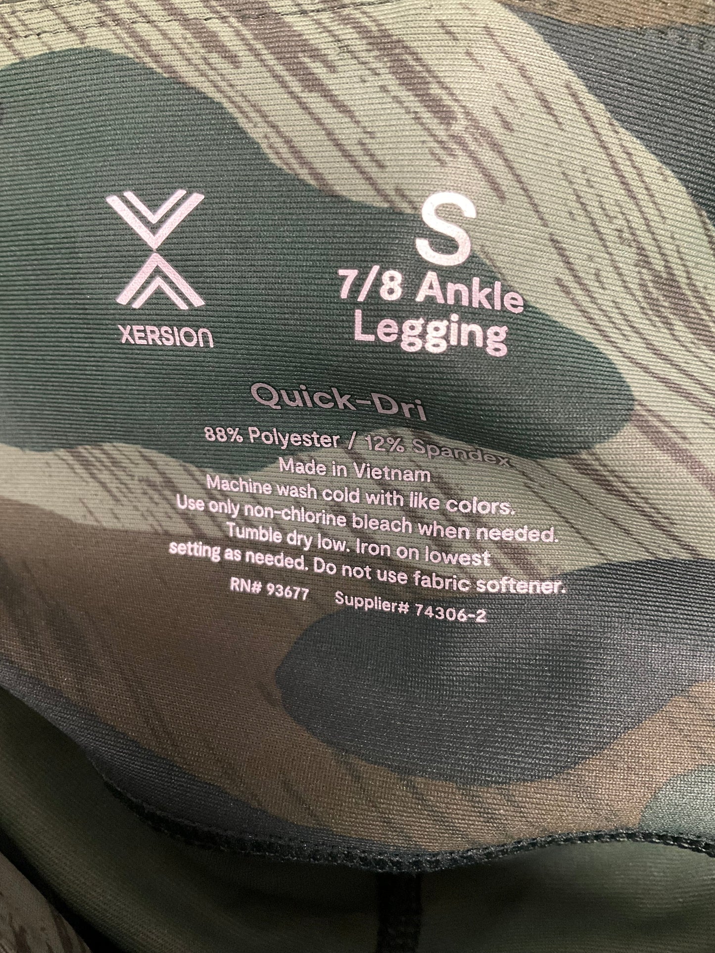 Camouflage Print Athletic Leggings Xersion, Size S