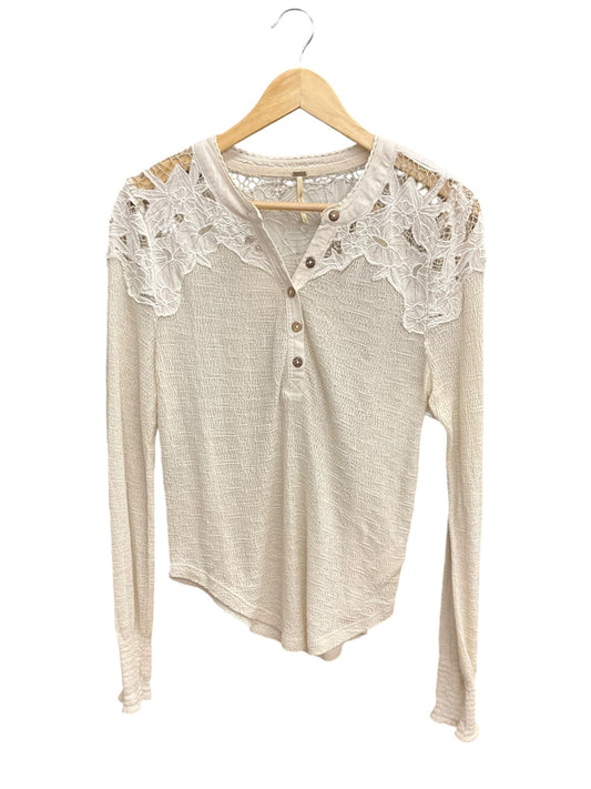 Top Long Sleeve By Free People In Cream, Size: L