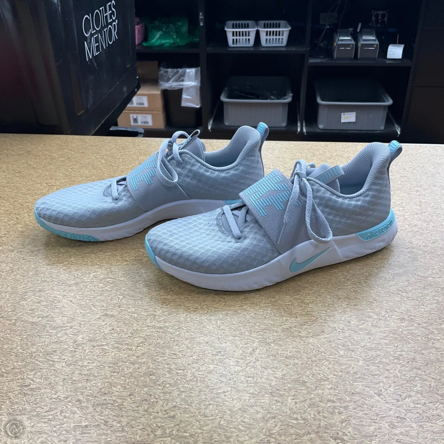 Shoes Athletic By Nike In Grey, Size: 9.5