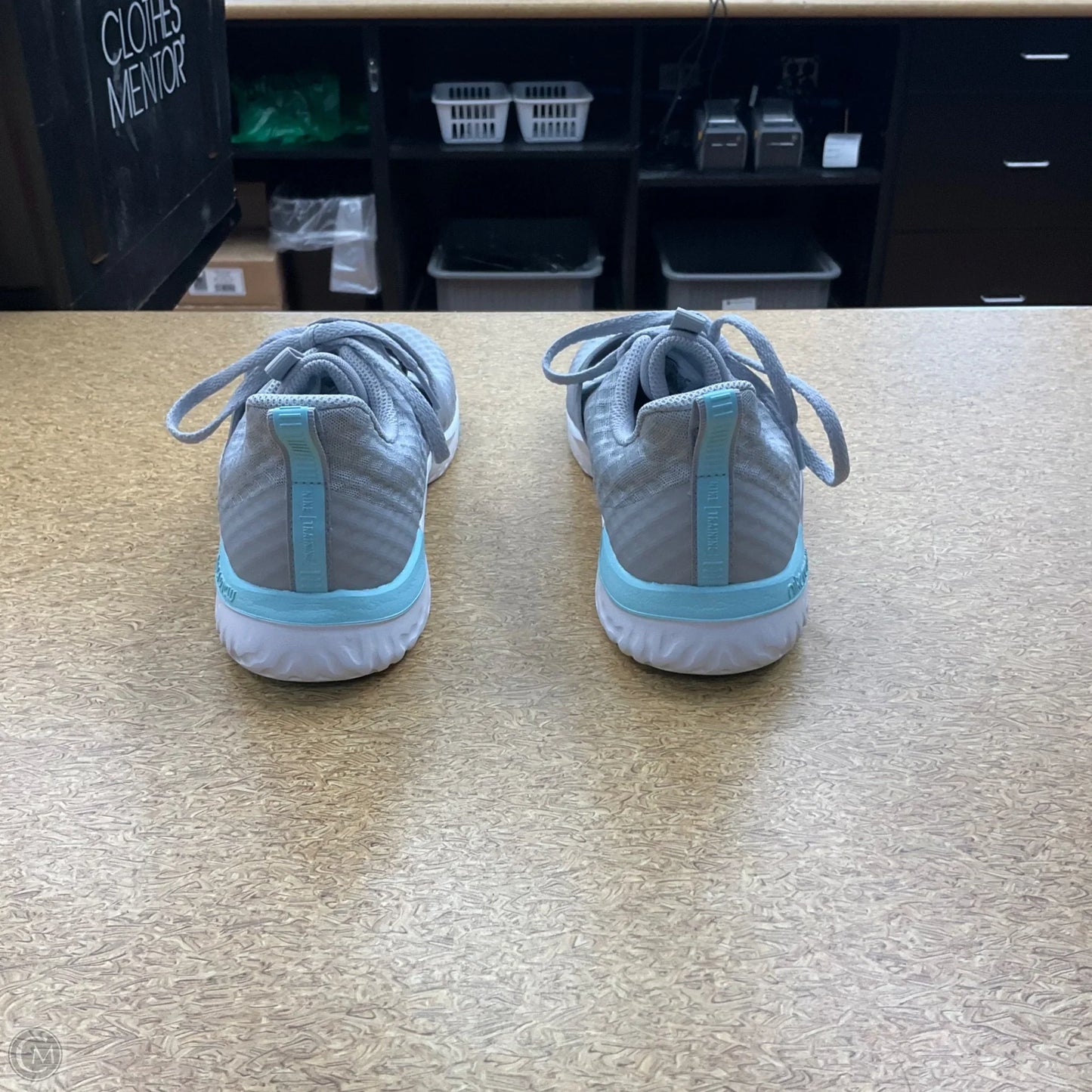 Shoes Athletic By Nike In Grey, Size: 9.5