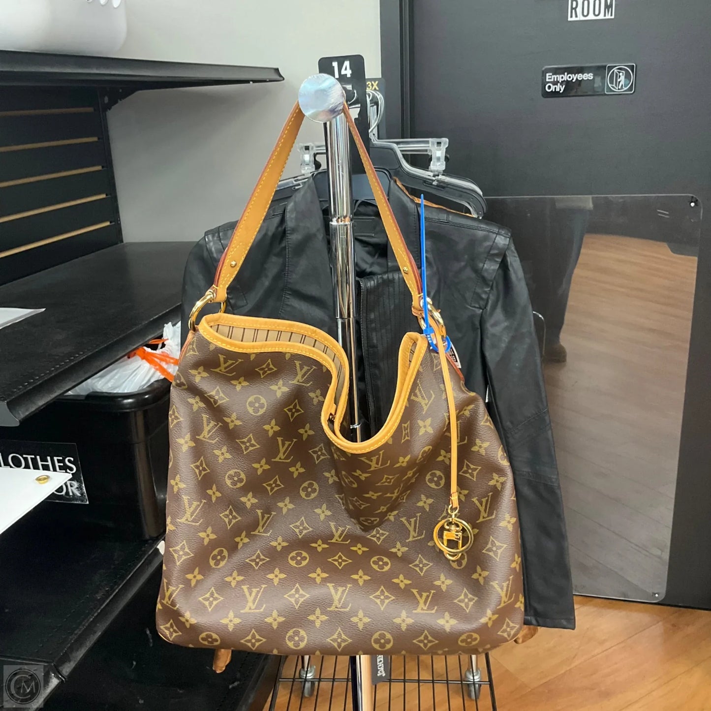 Handbag Luxury Designer By Louis Vuitton, Size: Large