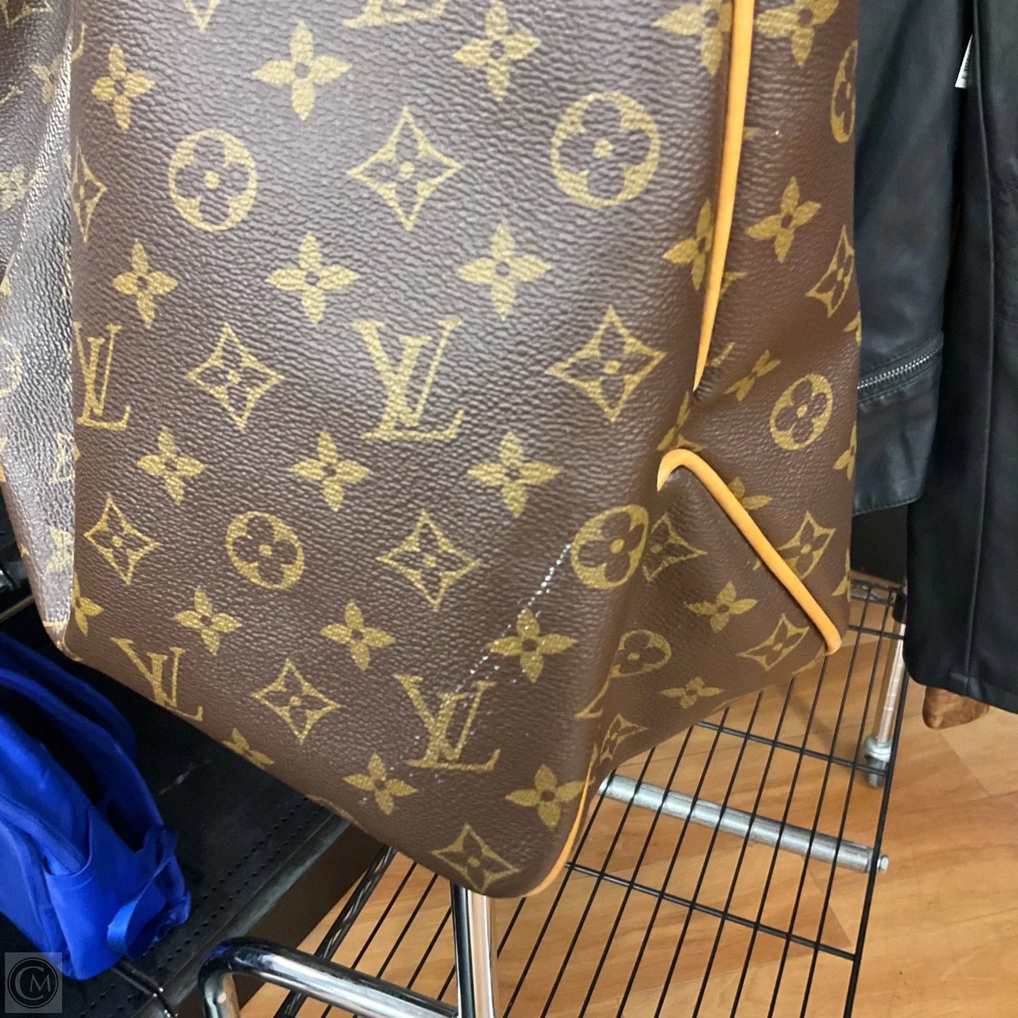 Handbag Luxury Designer By Louis Vuitton, Size: Large