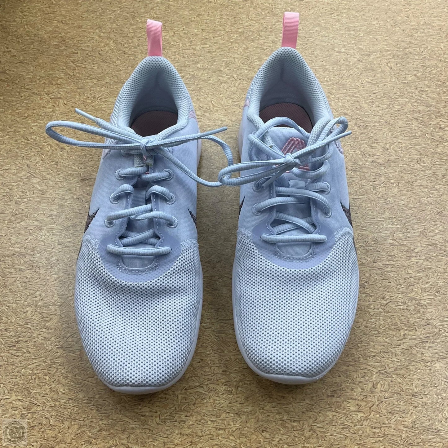 Shoes Athletic By Nike In Cream, Size: 9.5