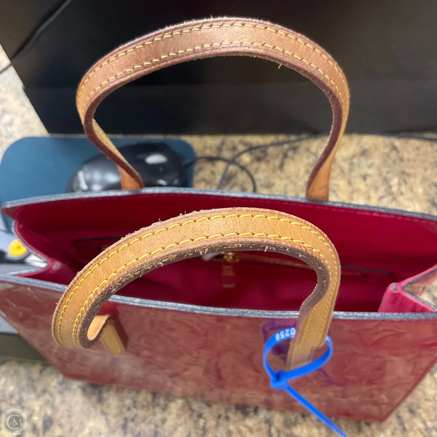 Handbag Luxury Designer By Louis Vuitton, Size: Small