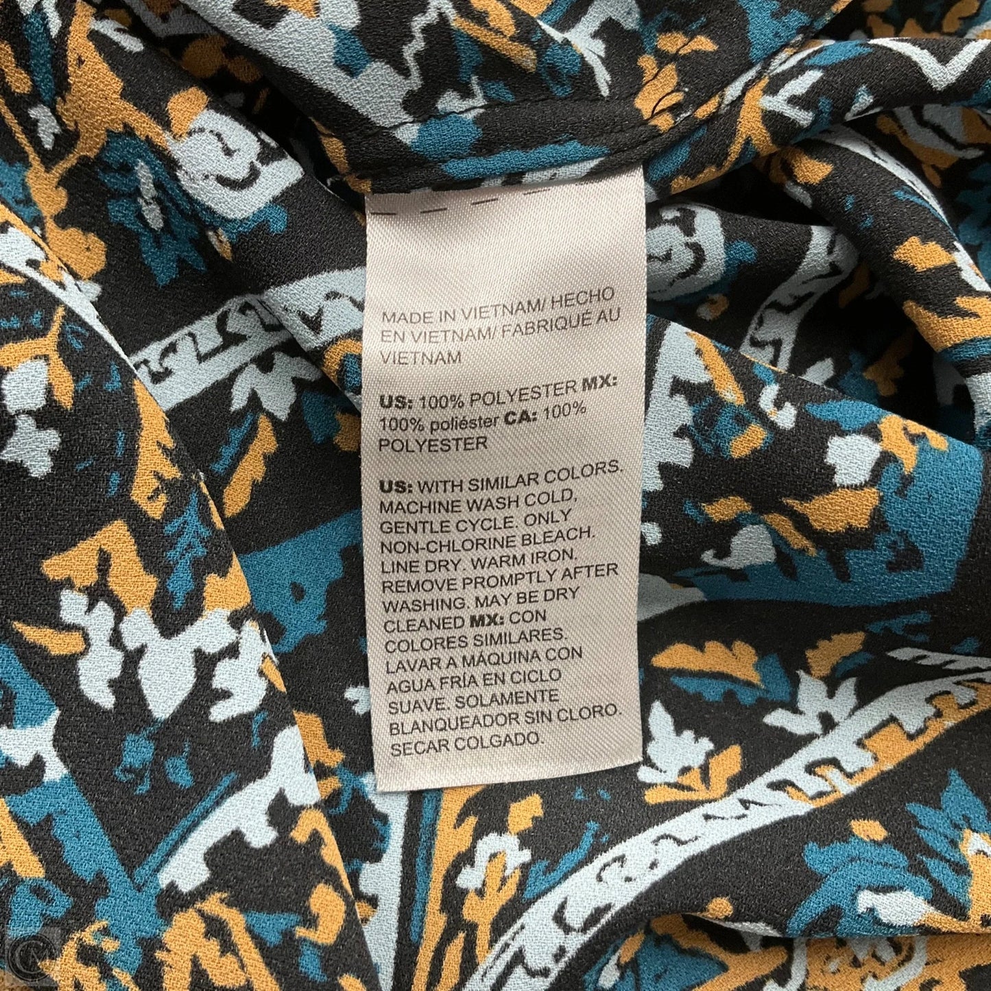 Top Sleeveless By Chicos In Geometric Pattern, Size: M