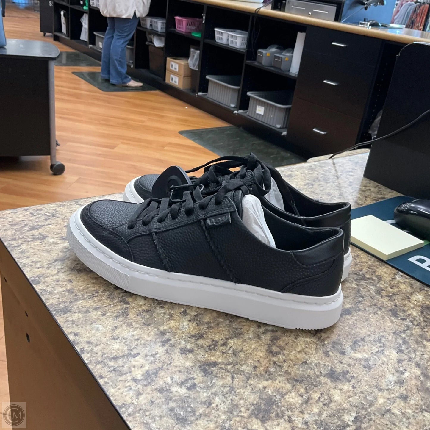 Shoes Designer By Ugg In Black, Size: 7