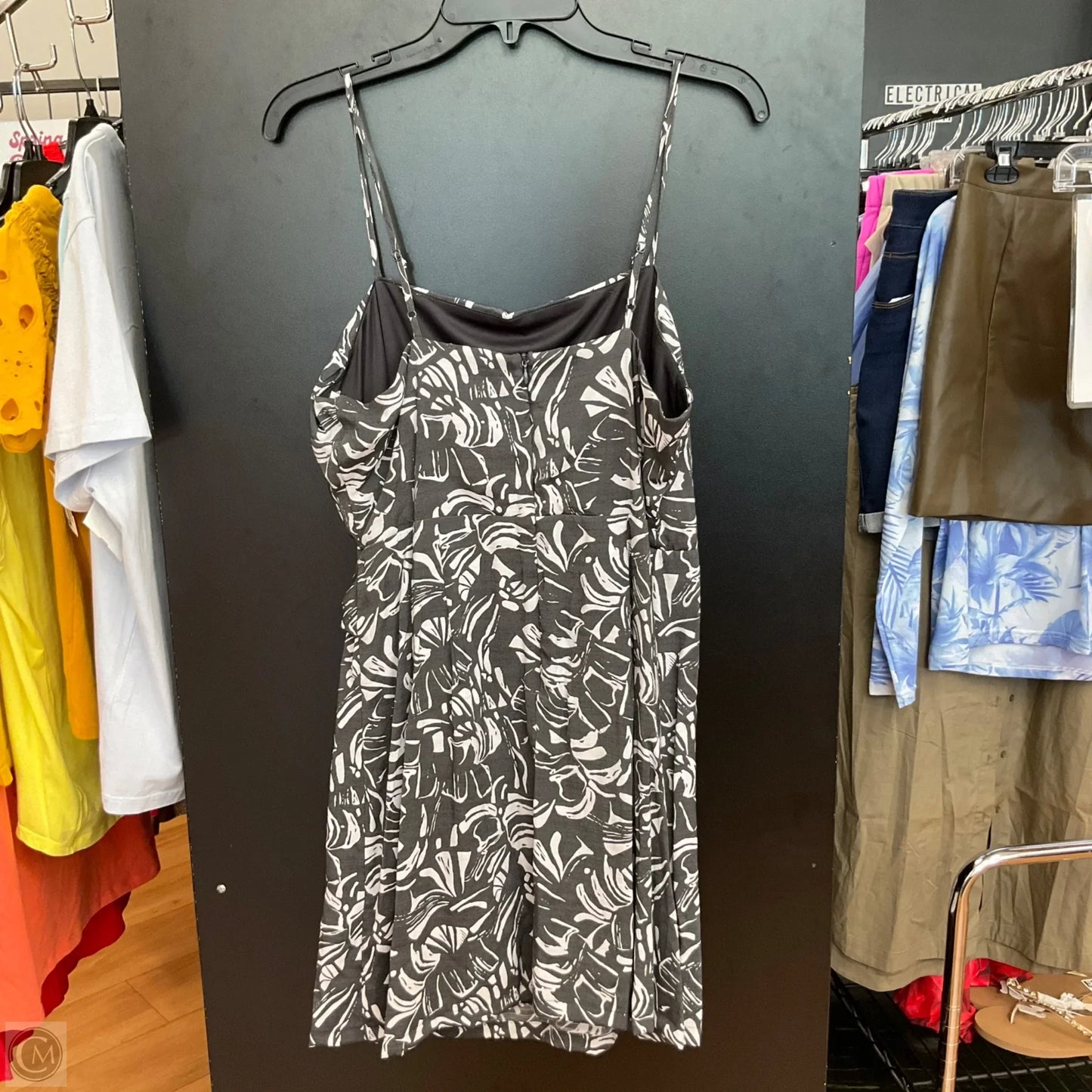 Dress Casual Short By Nine West In Floral Print, Size: M