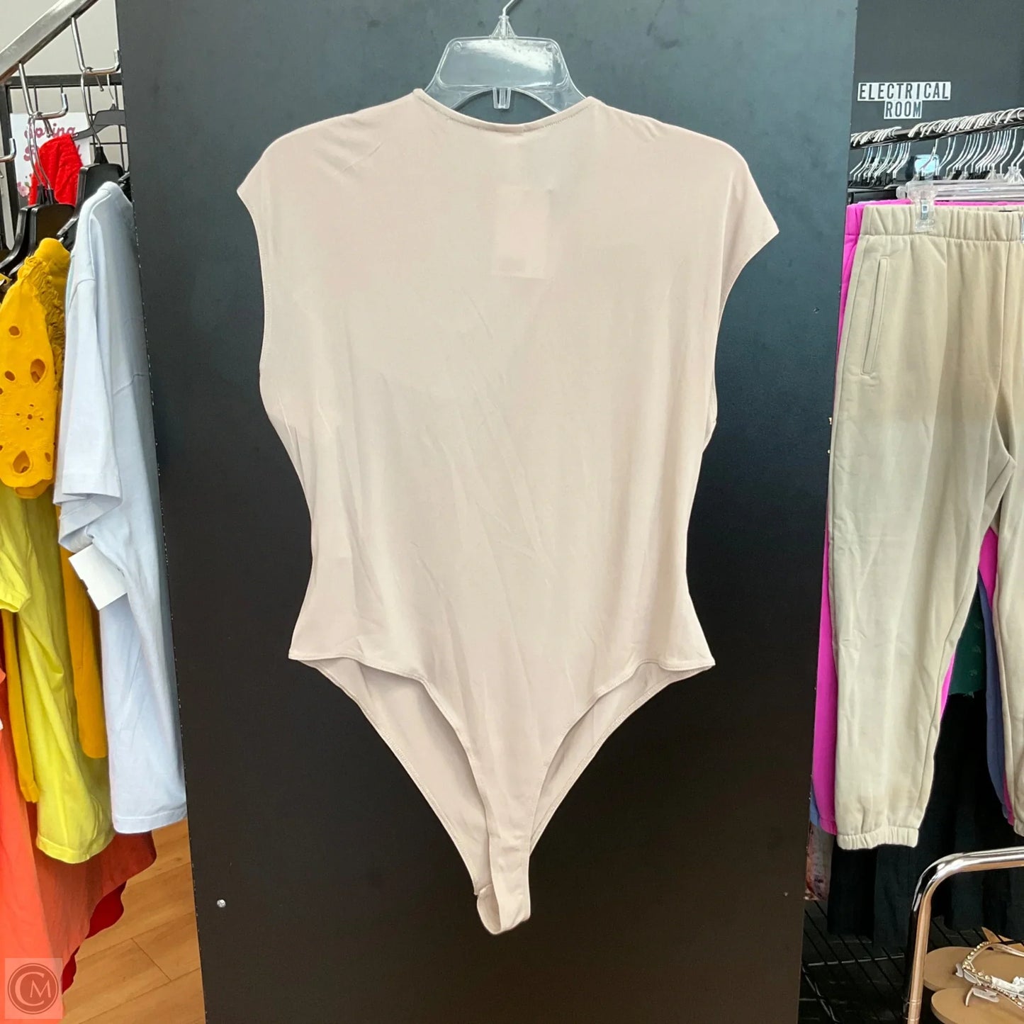 Top Sleeveless By H&m In Beige, Size: Xl