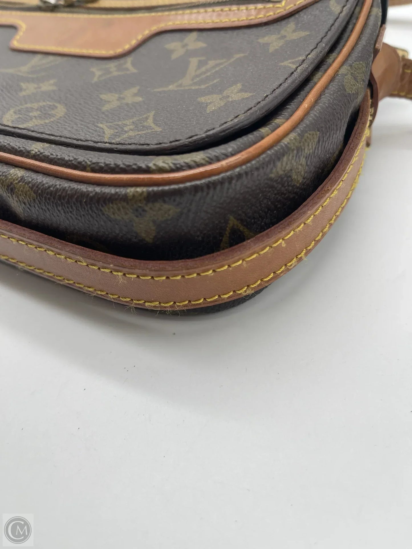 Crossbody Luxury Designer By Louis Vuitton, Size: Small asis/brokenzip