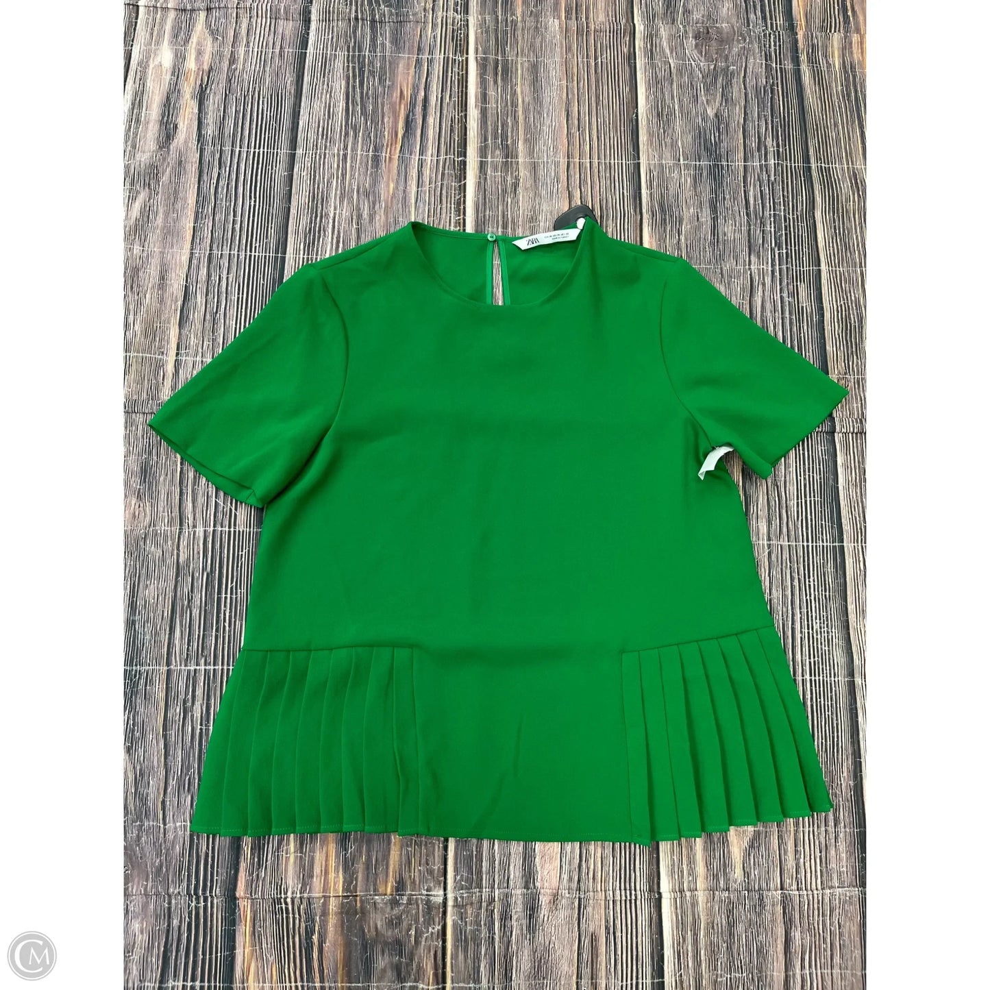Top Short Sleeve By Zara In Green, Size: M