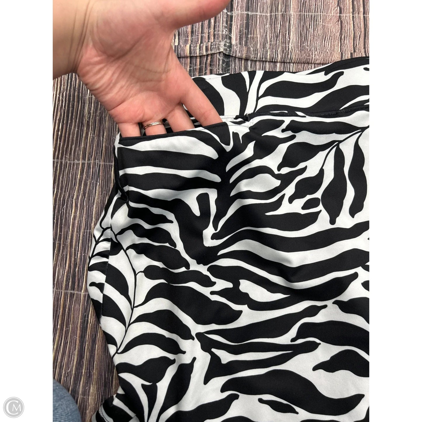 Skort By Chicos In Black, Size: S