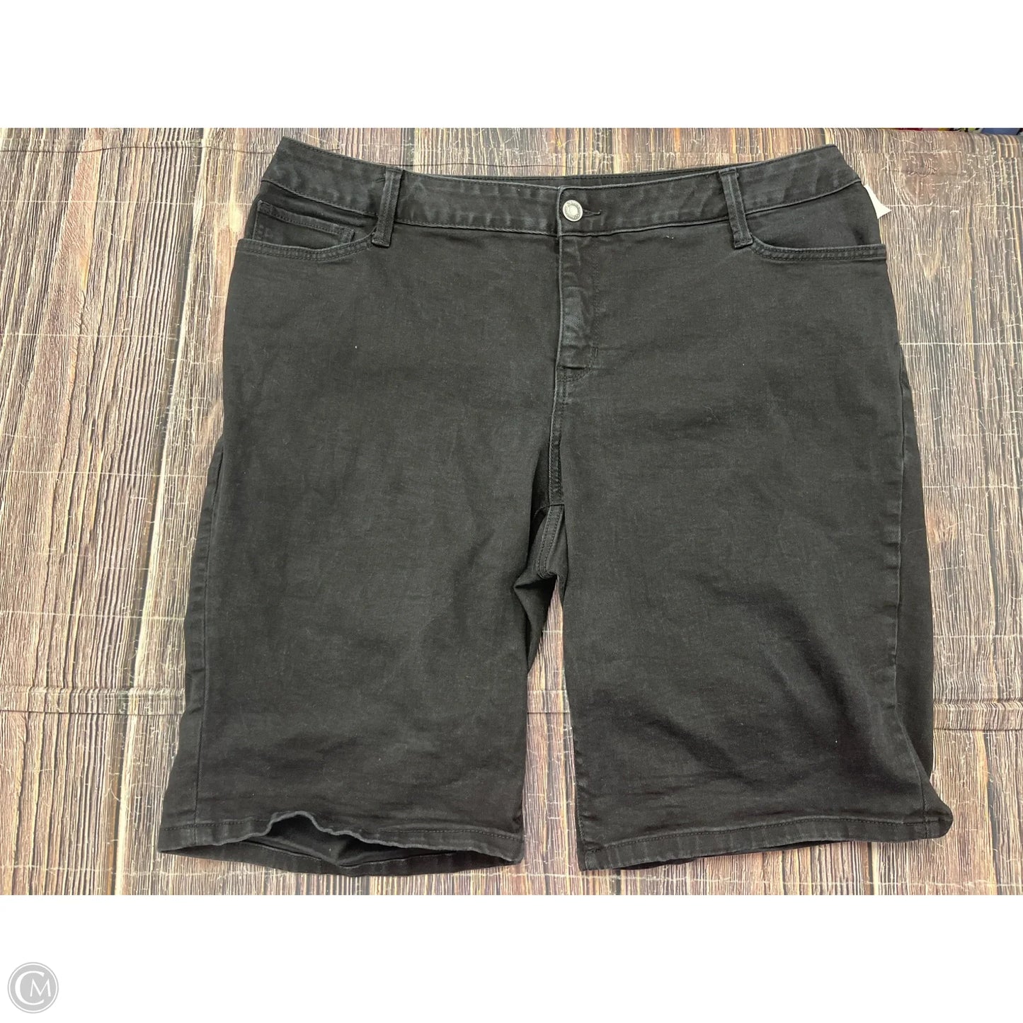 Shorts By St Johns Bay In Black, Size: 20