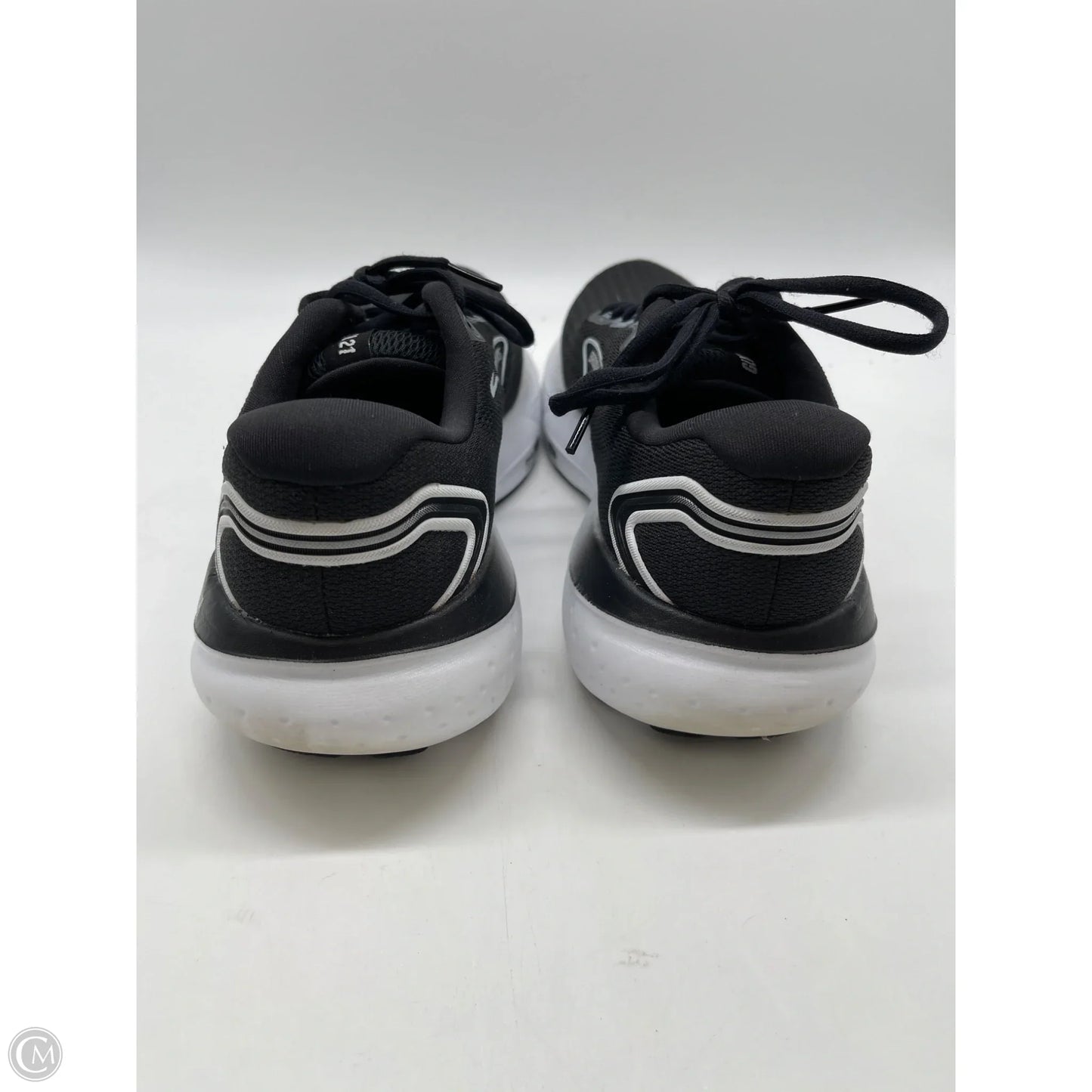 Shoes Athletic By Brooks In Black, Size: 8.5