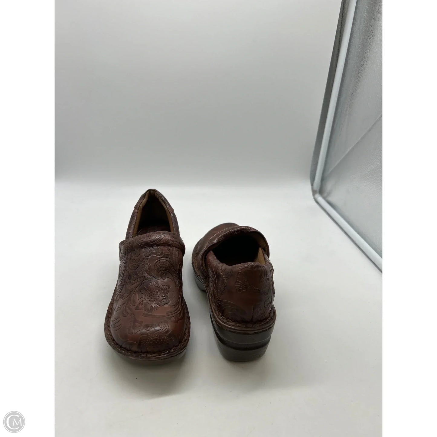 Shoes Flats By Boc In Brown, Size: 7.5