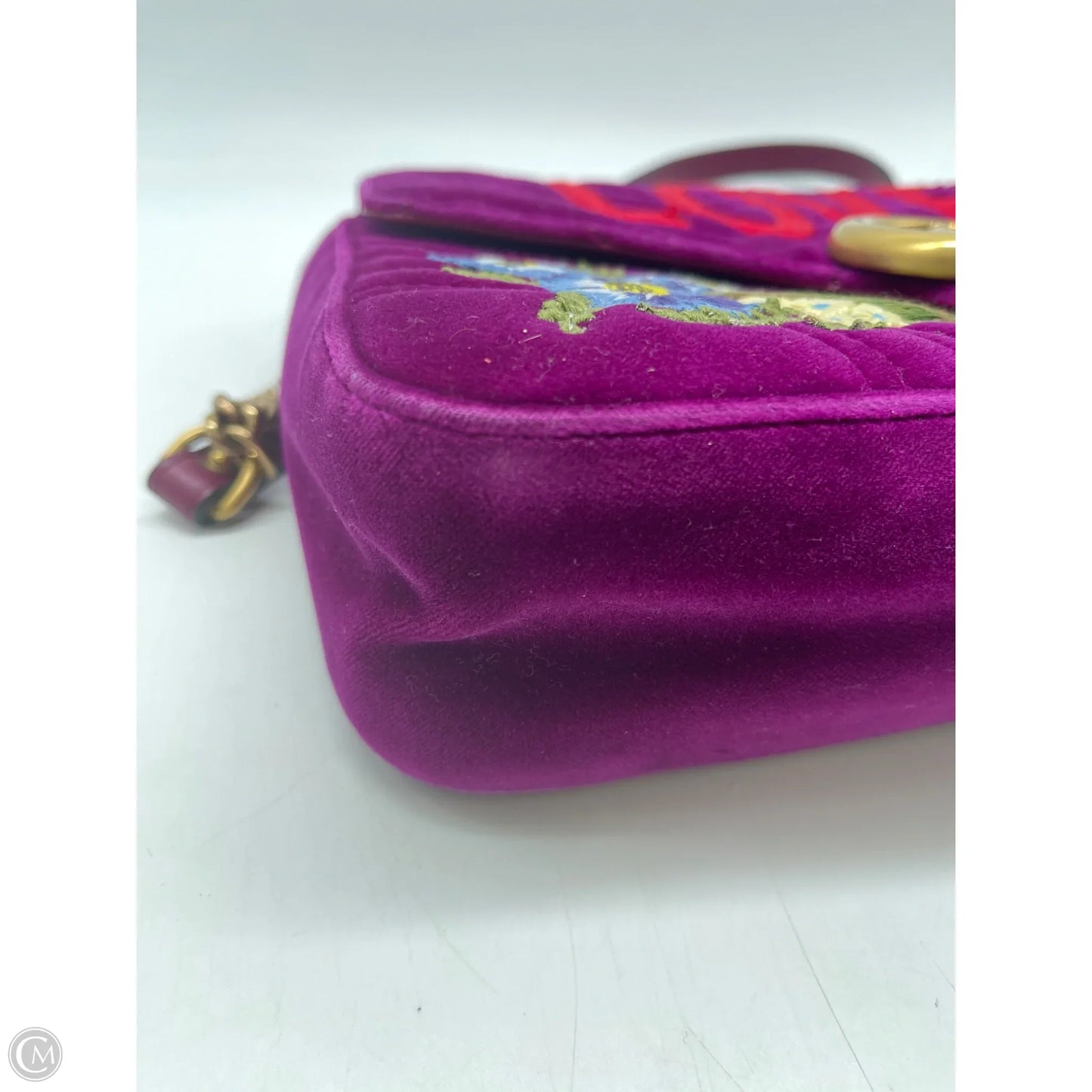 Handbag Luxury Designer By Gucci, Size: Medium