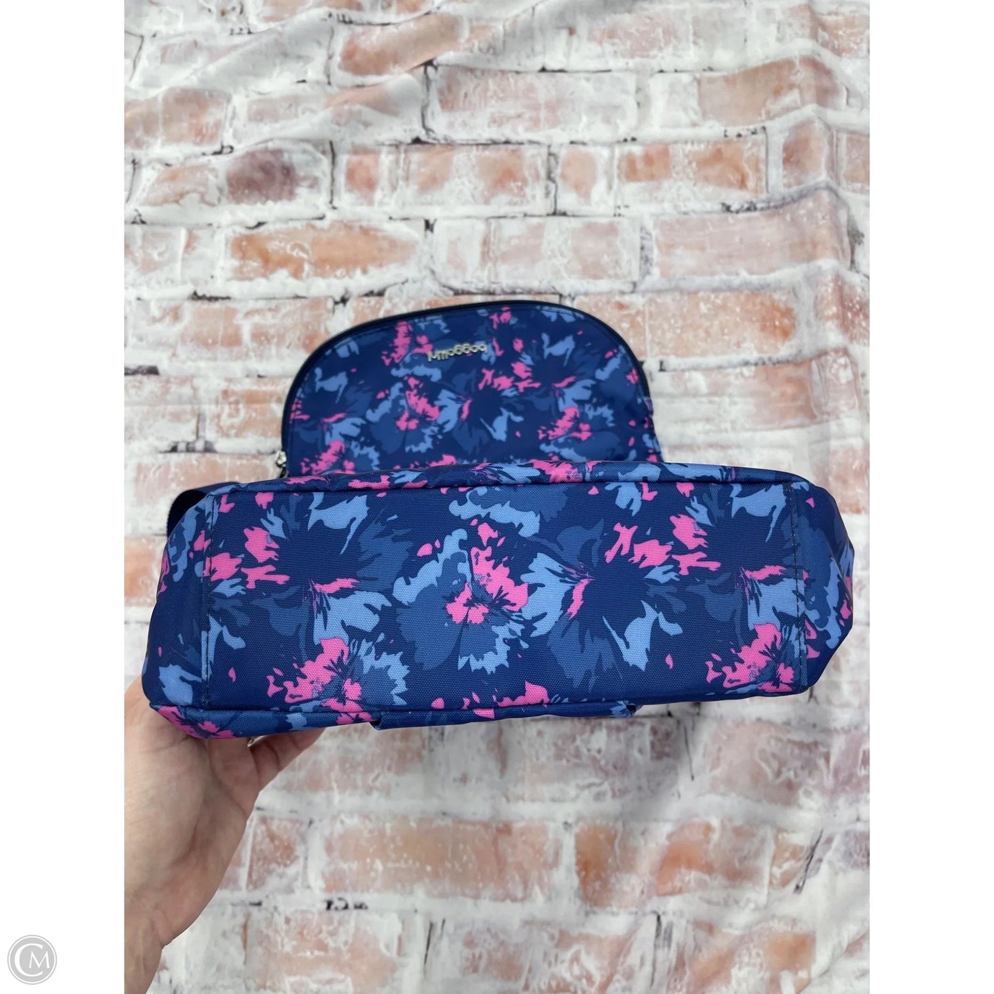 Crossbody By Baggallini, Size: Medium
