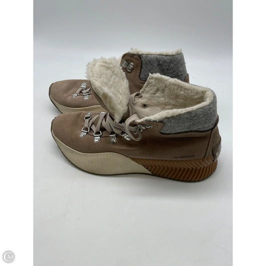 Boots Ankle Flats By Sorel In Tan, Size: 9