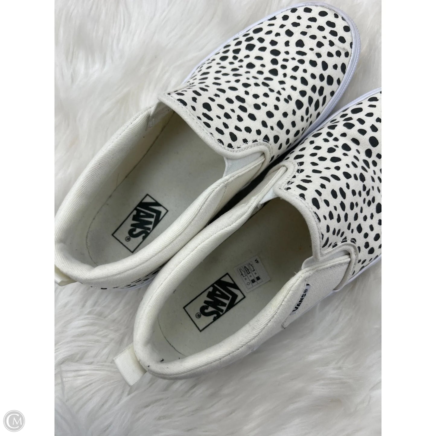Shoes Sneakers By Vans In Cream, Size: 6
