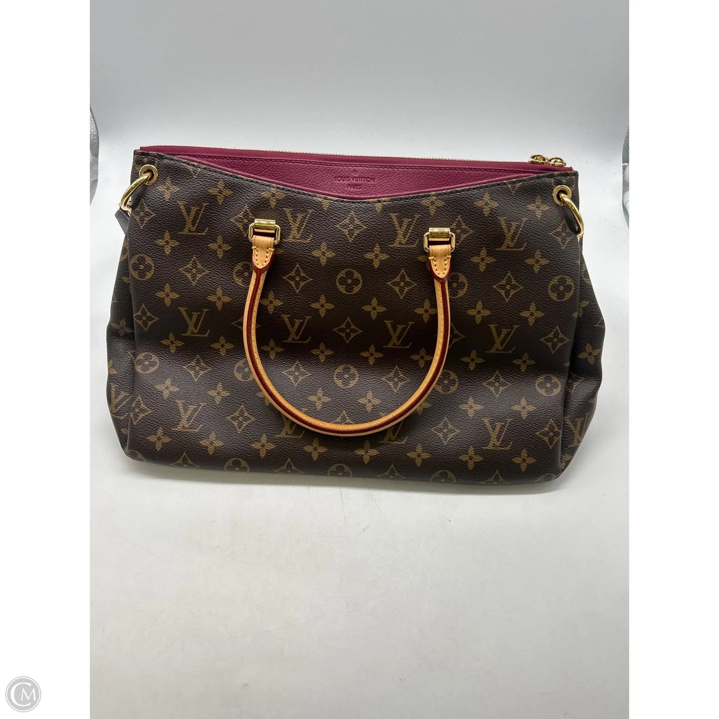 Handbag Luxury Designer By Louis Vuitton, Size: Medium