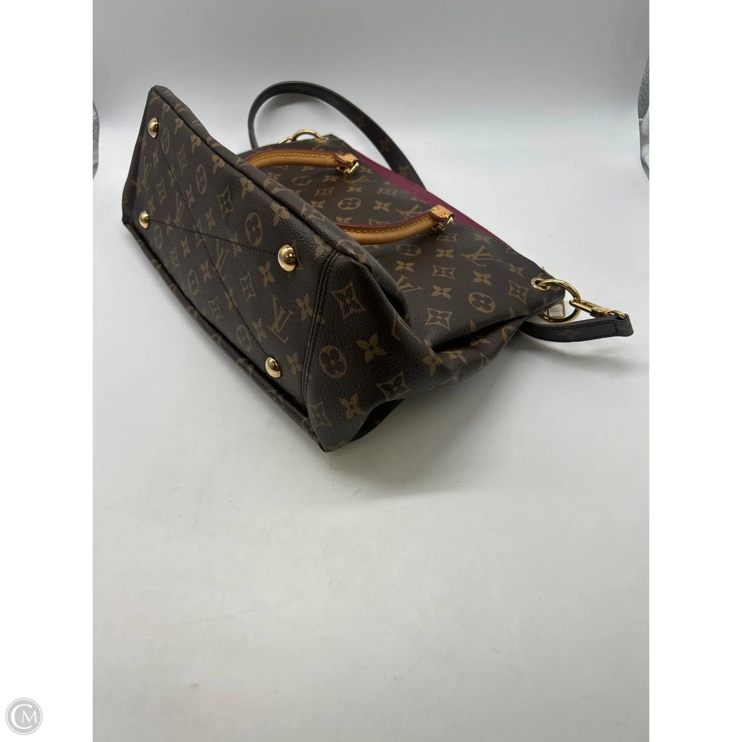Handbag Luxury Designer By Louis Vuitton, Size: Medium
