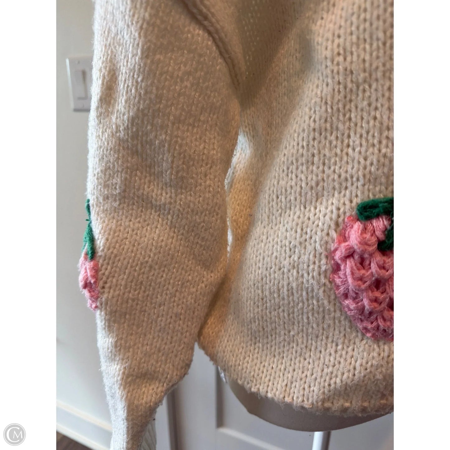 Sweater Cardigan By Clothes Mentor In White, Size: M