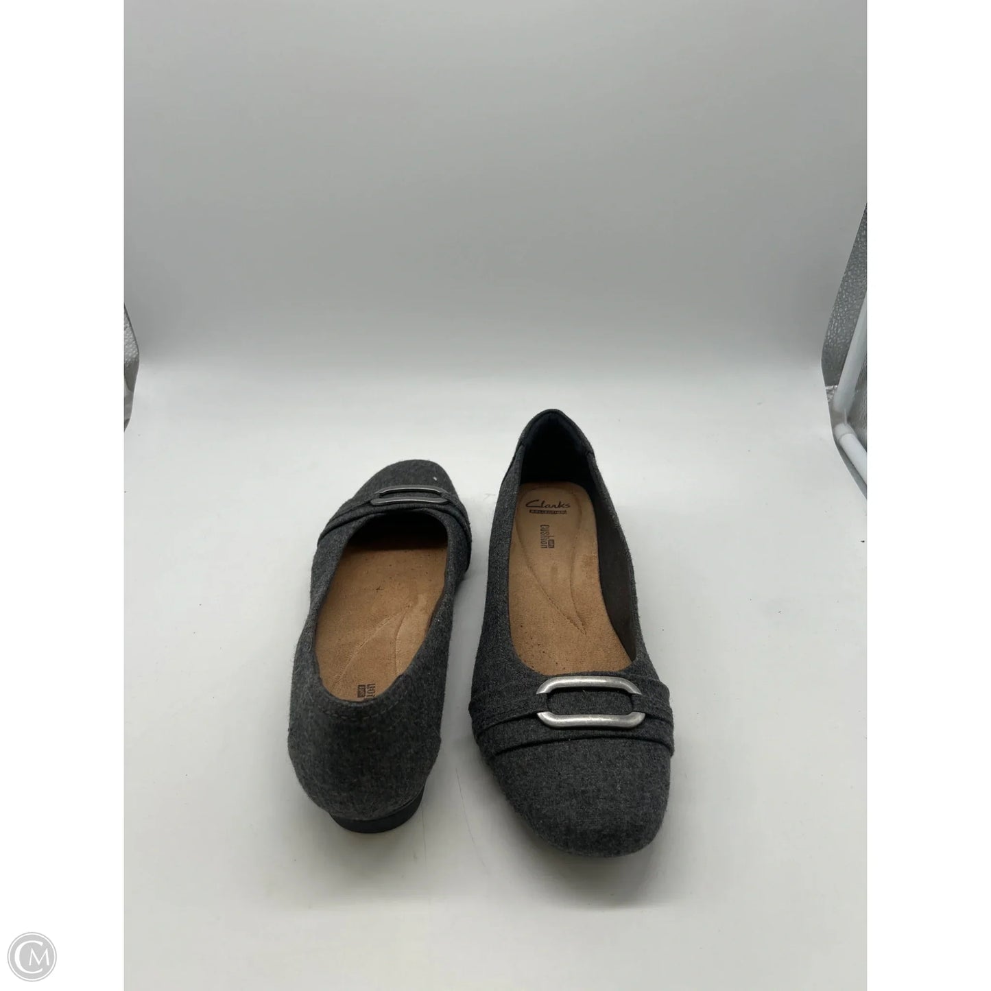 Shoes Flats By Clarks In Grey, Size: 10
