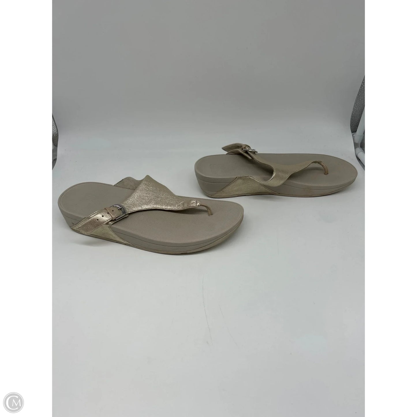Sandals Flip Flops By Fitflop In Gold, Size: 10