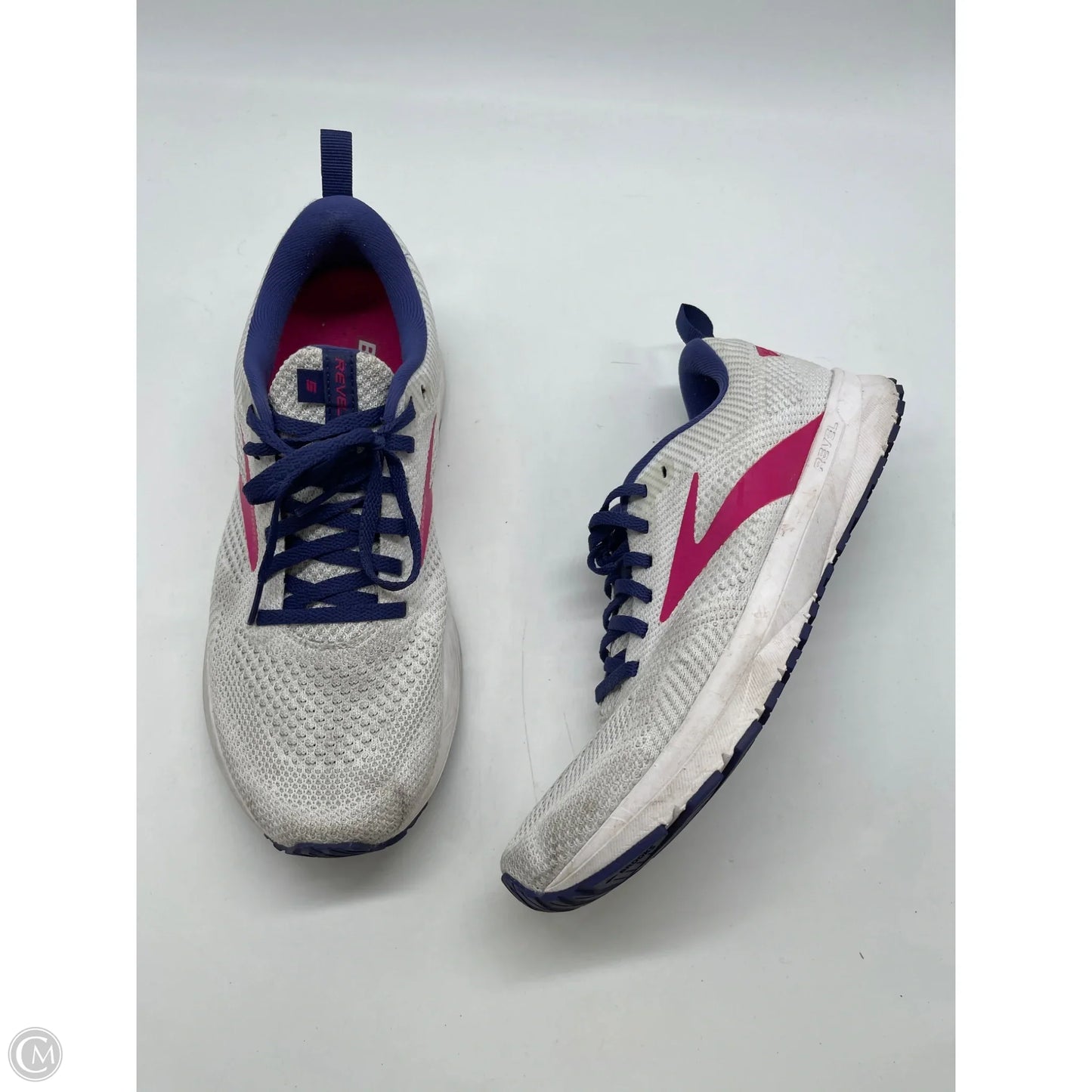 Shoes Athletic By Brooks In White, Size: 9