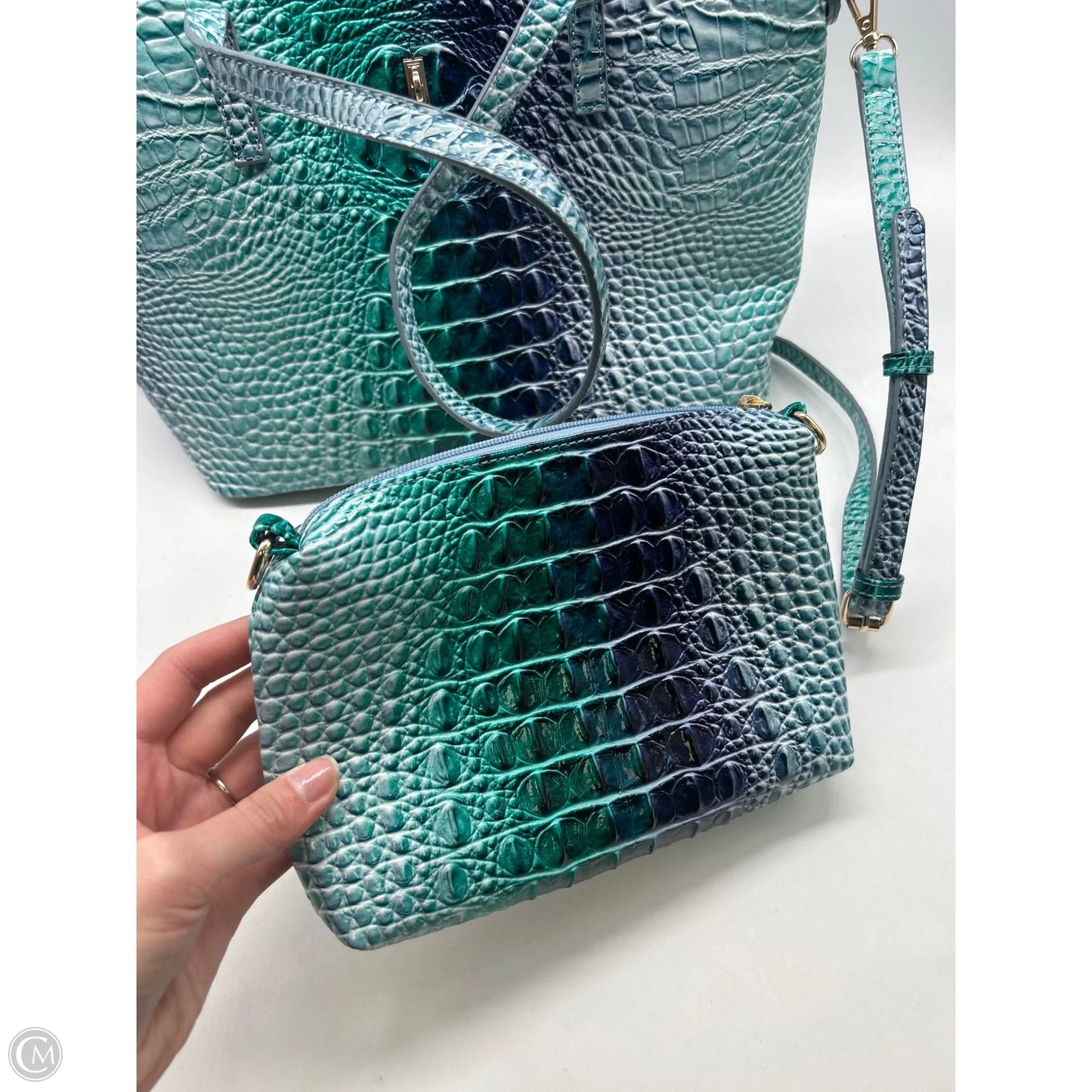 Crossbody By Clothes Mentor, Size: Large