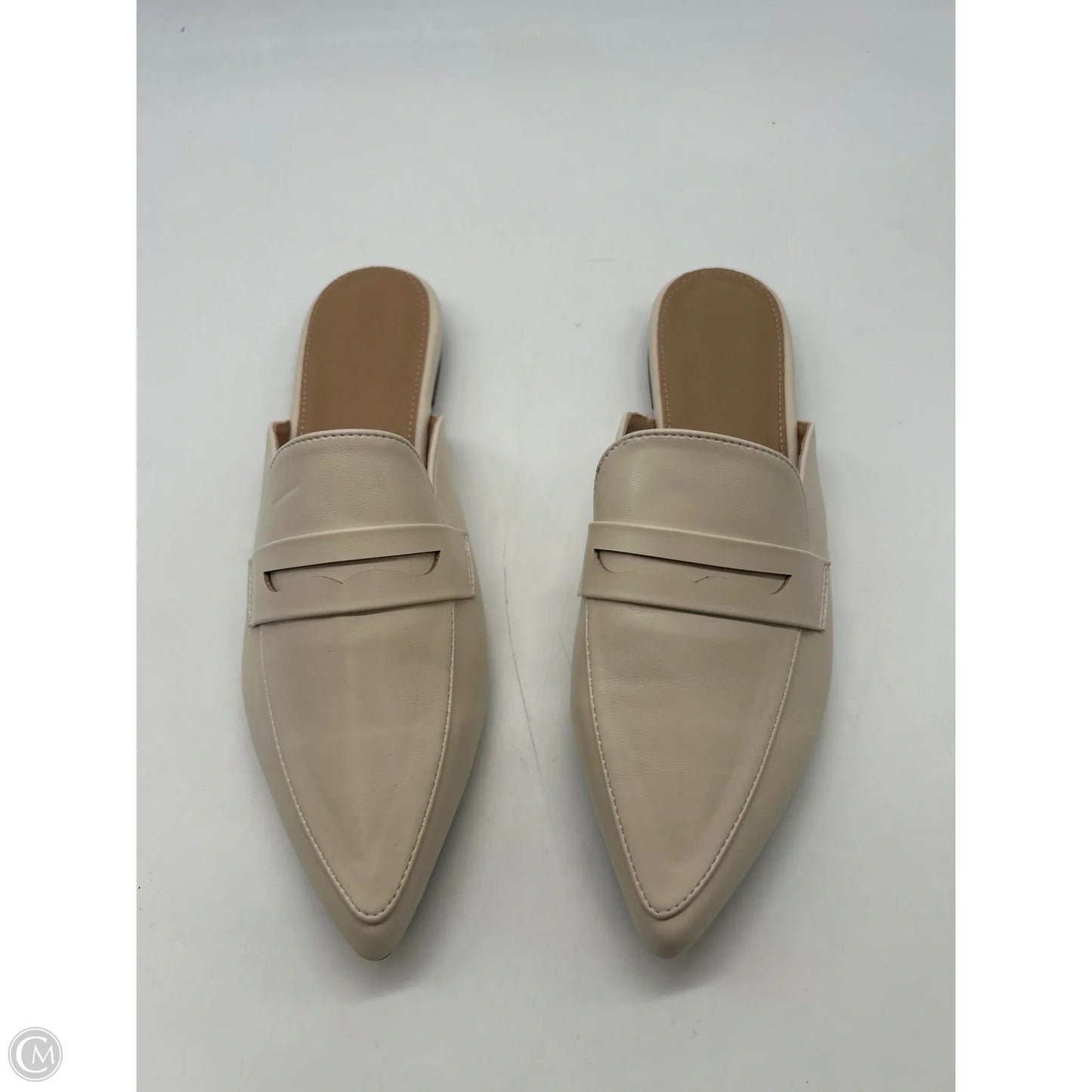 Shoes Flats By Clothes Mentor In Cream, Size: 8