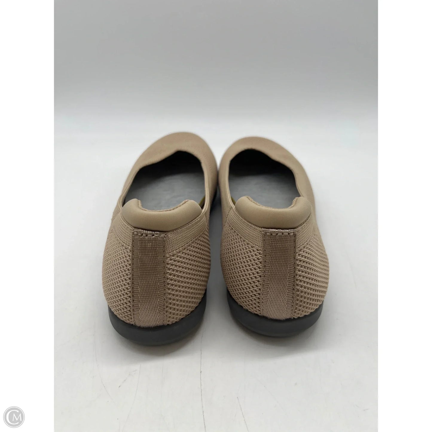 Shoes Flats By Clarks In Tan, Size: 7
