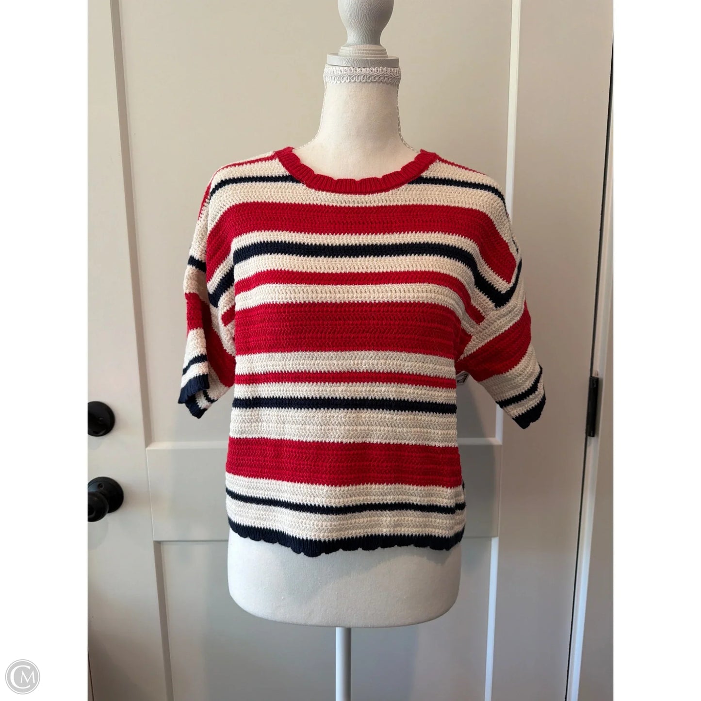 Sweater Short Sleeve By Universal Thread In Red, Size: M