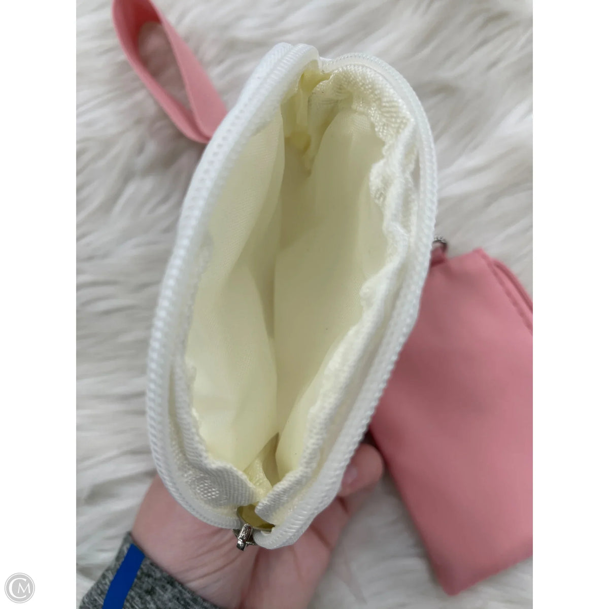 Wristlet By Clothes Mentor, Size: Small
